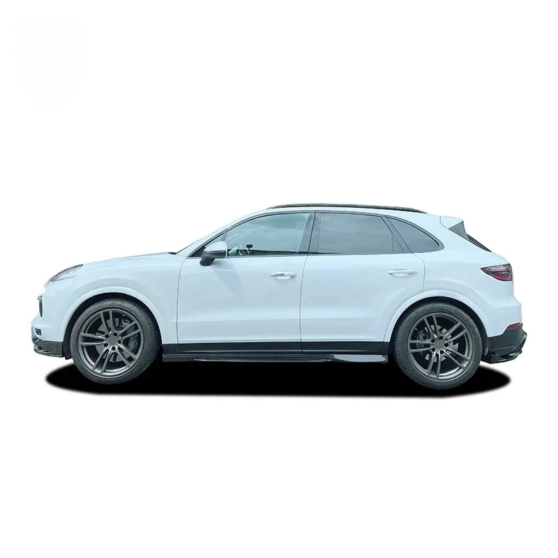 Porsche Cayenne modified commas dry carbon body kit